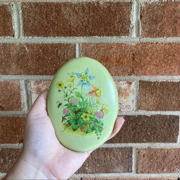 Vintage Other - VTG Flower Plaque